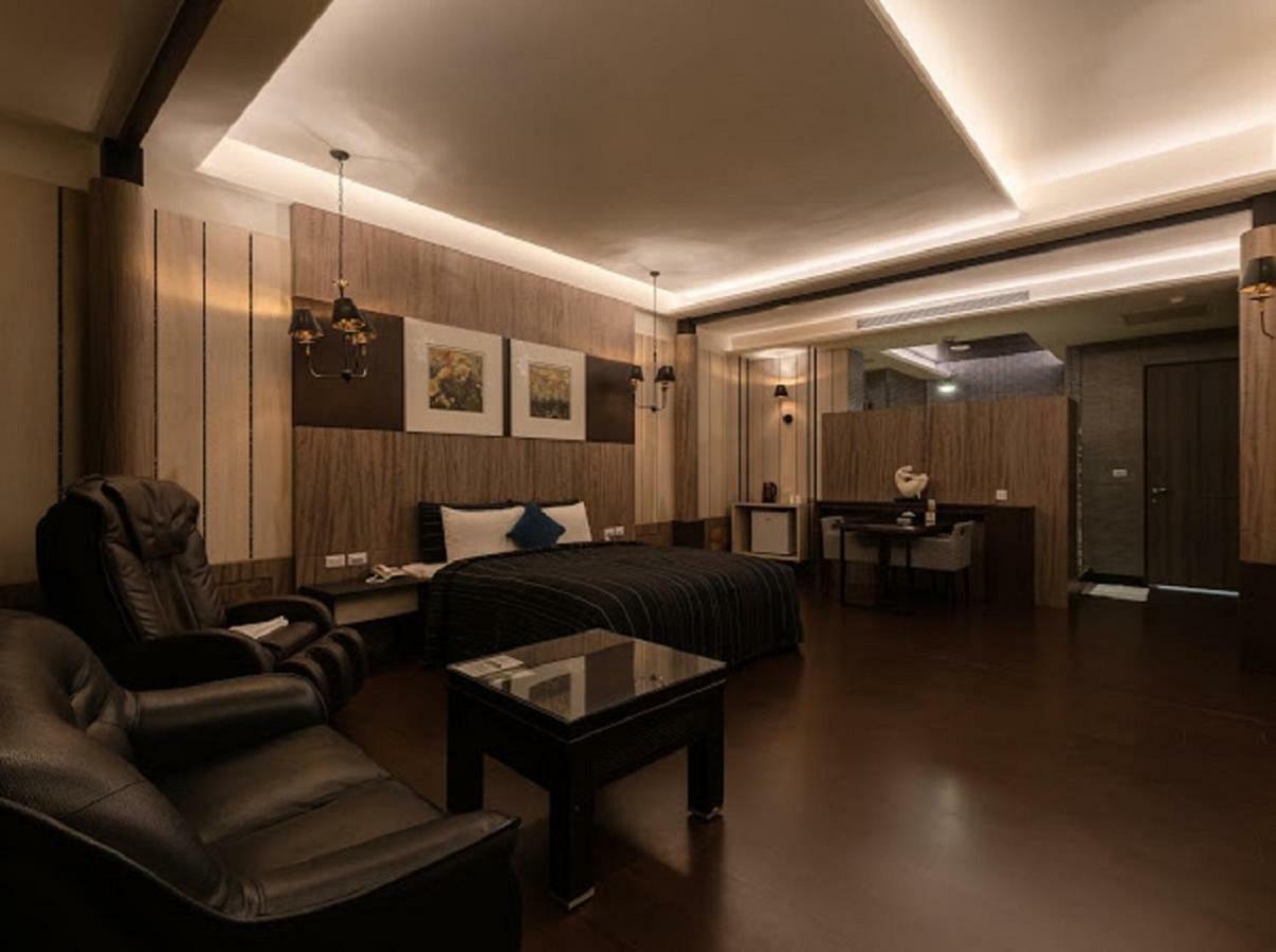 麗馨汽車旅館 Leesing Motel Kaohsiung Exterior photo