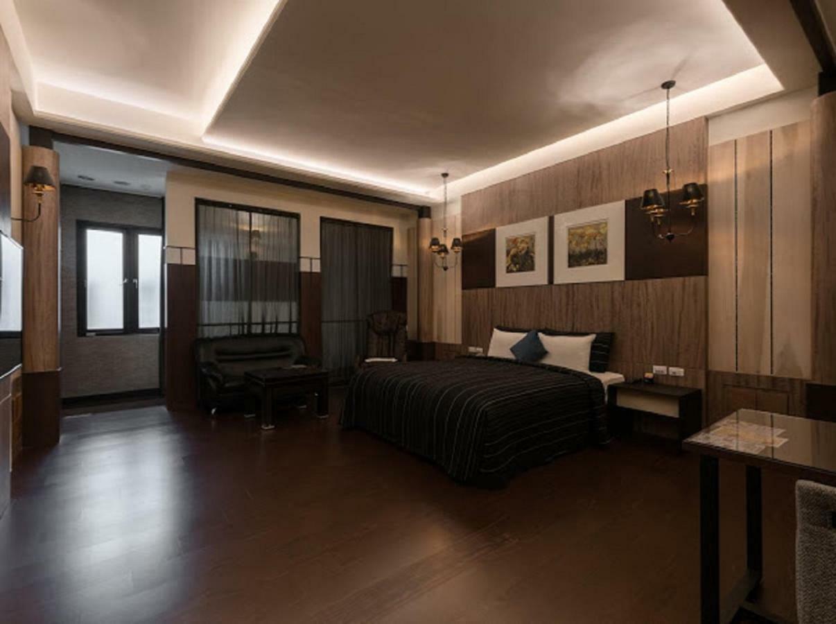 麗馨汽車旅館 Leesing Motel Kaohsiung Exterior photo